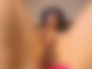 Live cam show with Evakingsford - Riding on Camsoda