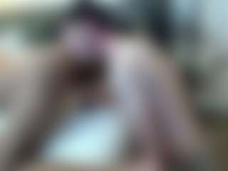 Show in cam erotica live di TrophyTroy