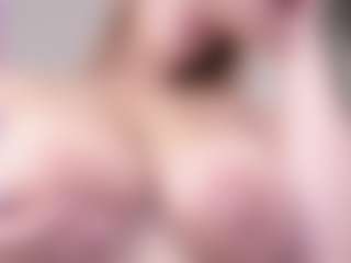 Live cam show with 2bazukaz - Petite on TeamSkeetLive