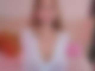 Live cam show with 2bazukaz - Gagging on Cam Slut