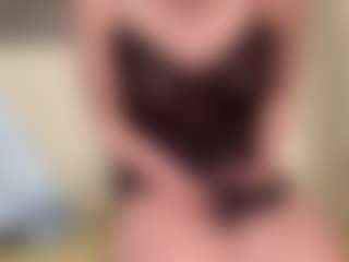 amandatrieshard's Live Sex Cam Show