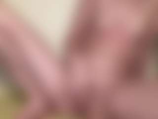 amandatrieshard's Live Sex Cam Show