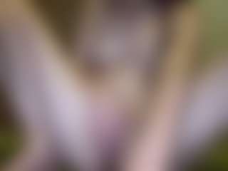 amandatrieshard's Live Sex Cam Show