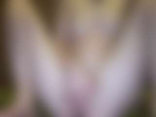 amandatrieshard's Live Sex Cam Show
