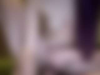amandatrieshard's Live Sex Cam Show