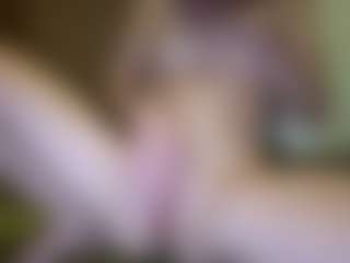 amandatrieshard's Live Sex Cam Show