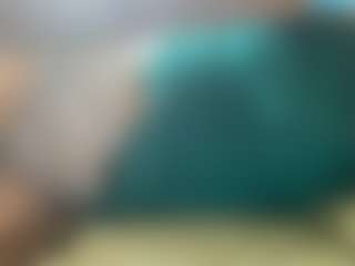 amandatrieshard's Live Sex Cam Show