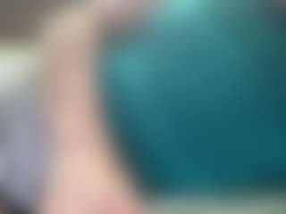 amandatrieshard's Live Sex Cam Show