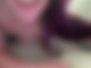 amandatrieshard's Live Sex Cam Show