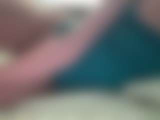 amandatrieshard's Live Sex Cam Show