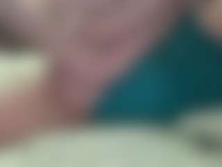 amandatrieshard's Live Sex Cam Show