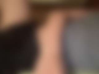 amandatrieshard's Live Sex Cam Show