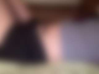 amandatrieshard's Live Sex Cam Show