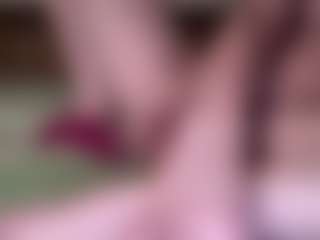 amandatrieshard's Live Sex Cam Show