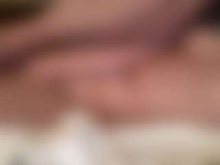 amandatrieshard's Live Sex Cam Show