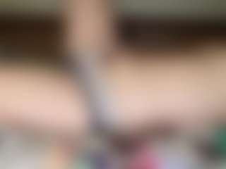 amandatrieshard's Live Sex Cam Show