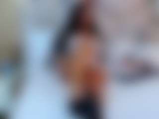 AnnabelleWest MILF webcam performer live streaming