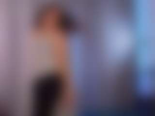 Live cam show with Alice - Latina Petite on Camming Site