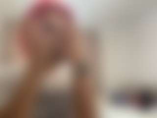Live cam show with Cari - Tiny Tits on StripNow