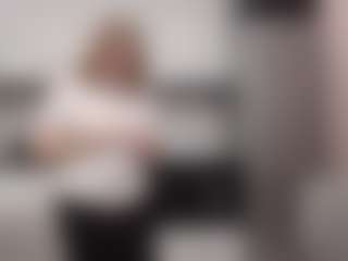 CarlineMcfield's Live Sex Cam Show