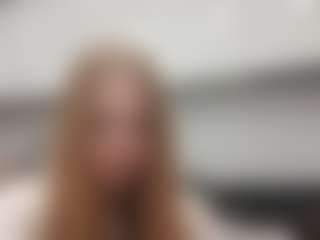 CarlineMcfield's Live Sex Cam Show