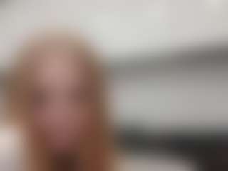 CarlineMcfield's Live Sex Cam Show