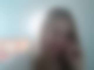 Live cam show with CarlineMcfield - Camel Toe on CamwithHer