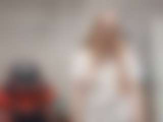 CarlineMcfield's Live Sex Cam Show