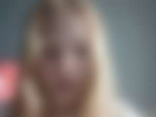 CarlineMcfield's Live Sex Cam Show