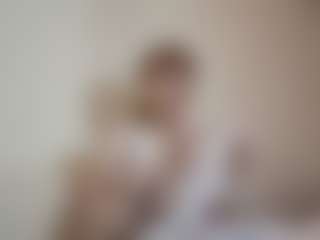 CicelyZitzmann's Live Sex Cam Show