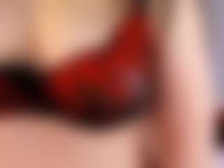 HornyyMilff's Live Sex Cam Show