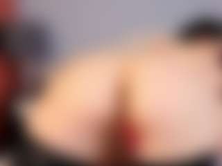 HornyyMilff's Live Sex Cam Show