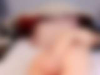 HornyyMilff's Live Sex Cam Show
