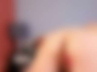 HornyyMilff's Live Sex Cam Show