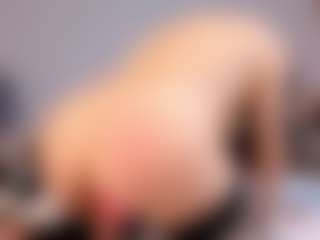 HornyyMilff's Live Sex Cam Show