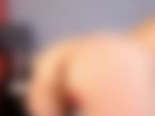 HornyyMilff's Live Sex Cam Show