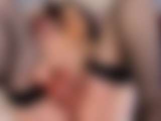 HornyyMilff's Live Sex Cam Show