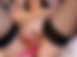 HornyyMilff's Live Sex Cam Show