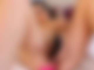 HornyyMilff's Live Sex Cam Show