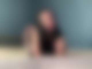 Lora's Live Sex Cam Show