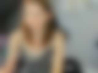 Live cam show with Lilli - Young Adult Teen (18+) on CamSodaAdn