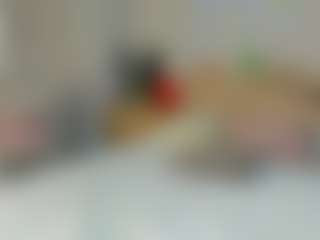 Live cam show with Lilli - Athletic Young Adult on Chatstar