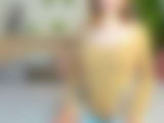 Live cam show with Lilli - Upskirt on crypto-cams
