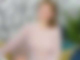 Live cam show with Lilli - Athletic Public on AdultVida.com