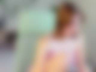 Live cam show with Lilli - Athletic Brown Eyes on Mixed Magazine Live