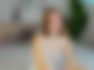Live cam show with Lilli - Fingers on boobsie.com
