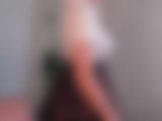 Live cam show with Lilli - Solo on WildCum