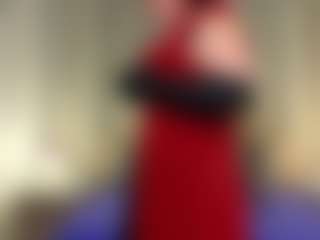 MadamMoreau MILF webcam performer live streaming