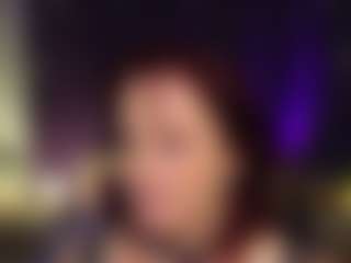 Live cam show with MadamMoreau - Fingering MILF on Hubzter Live