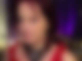 MadamMoreau MILF webcam performer live streaming